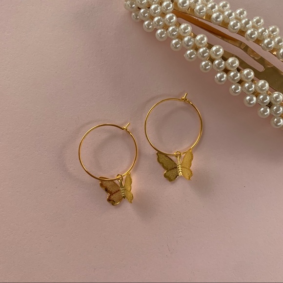 Jewelry - Mariposa Traicionera Hoops